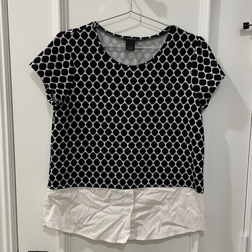 Ann Taylor women's blouse with faux undershirt; black/white geometric; size S -